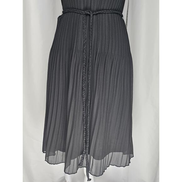 AMANDA LANE BLACK LACE PLEATED DRESS - SIZE 12, ELEGANT & SOPHISTICATED - Picture 6 of 10